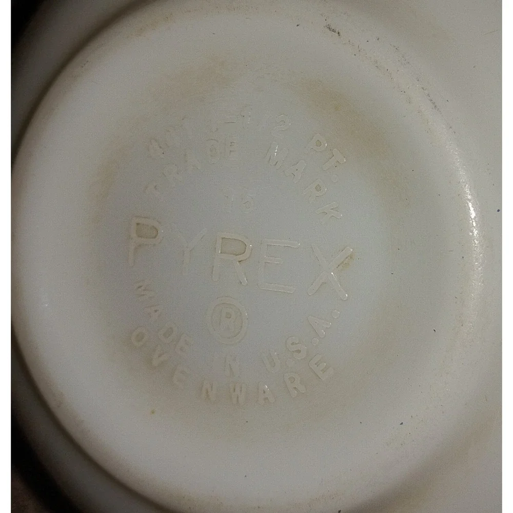 VTG 1962-71 Pyrex Mixing Bowl #441 Early American Cinderella 1.5 pt. GUC
